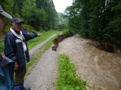 Zerstörter Wanderweg